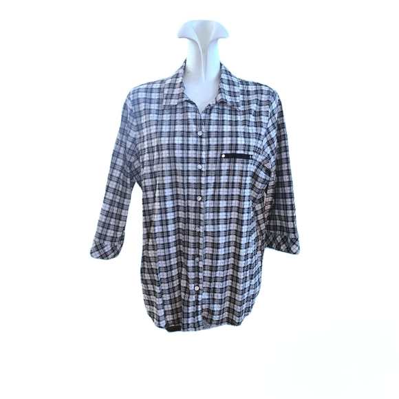 Alia Tops - Alia 3/4 sleeve blouse.